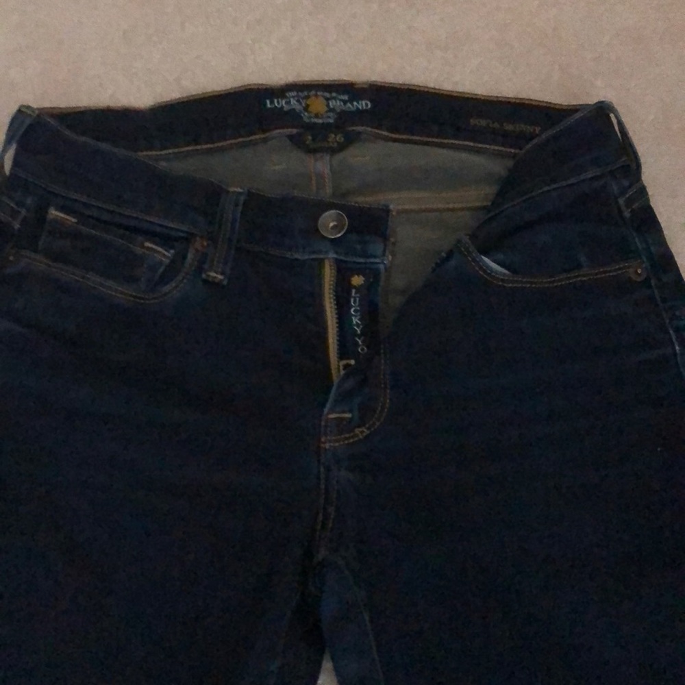Woman’s lucky brand jeans